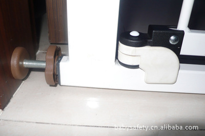 广州卓峰塑料制品科技 母婴用品安全防护门栏，守护宝宝安全成长